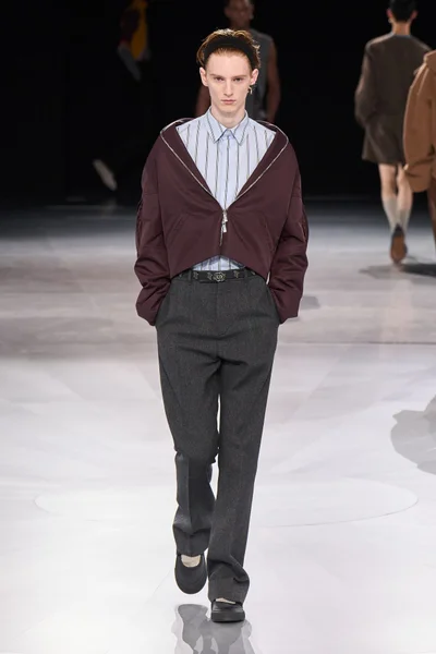 Look 37